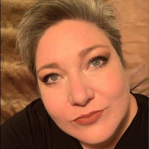 Meet your Posher, Leslie